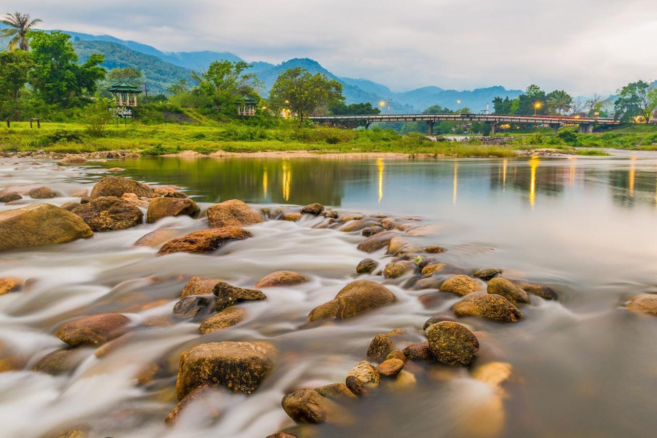Pura Nakhon Hotel Накхонситхаммарат Экстерьер фото