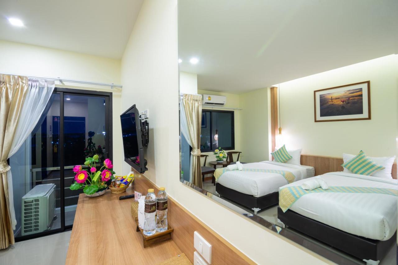 Pura Nakhon Hotel Накхонситхаммарат Экстерьер фото