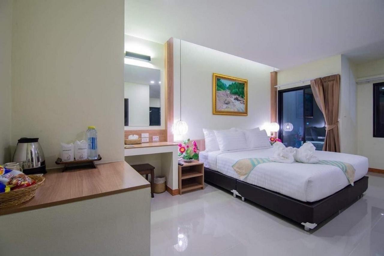 Pura Nakhon Hotel Накхонситхаммарат Экстерьер фото