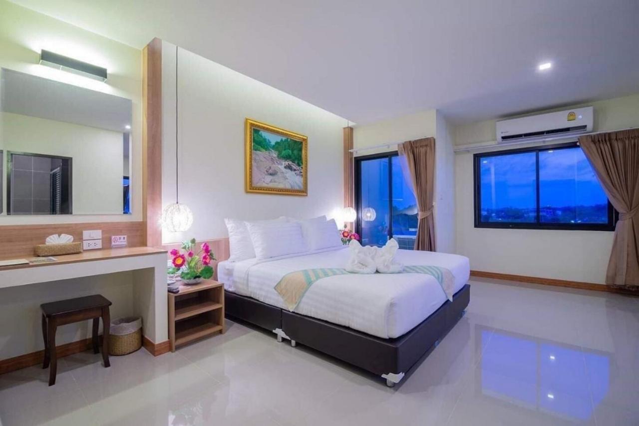 Pura Nakhon Hotel Накхонситхаммарат Экстерьер фото