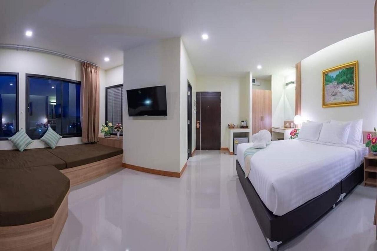 Pura Nakhon Hotel Накхонситхаммарат Экстерьер фото