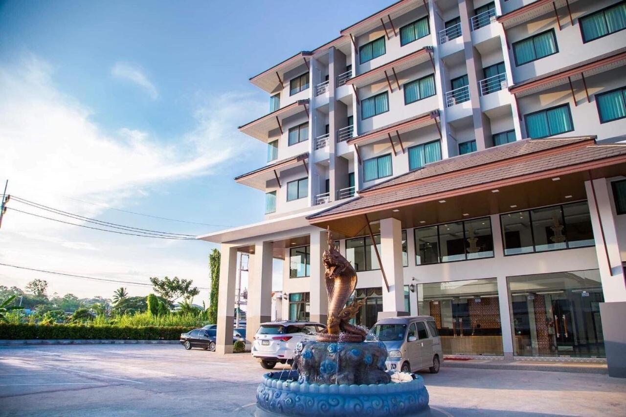 Pura Nakhon Hotel Накхонситхаммарат Экстерьер фото