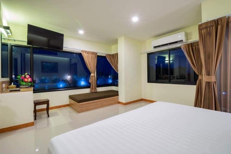 Pura Nakhon Hotel Накхонситхаммарат Экстерьер фото