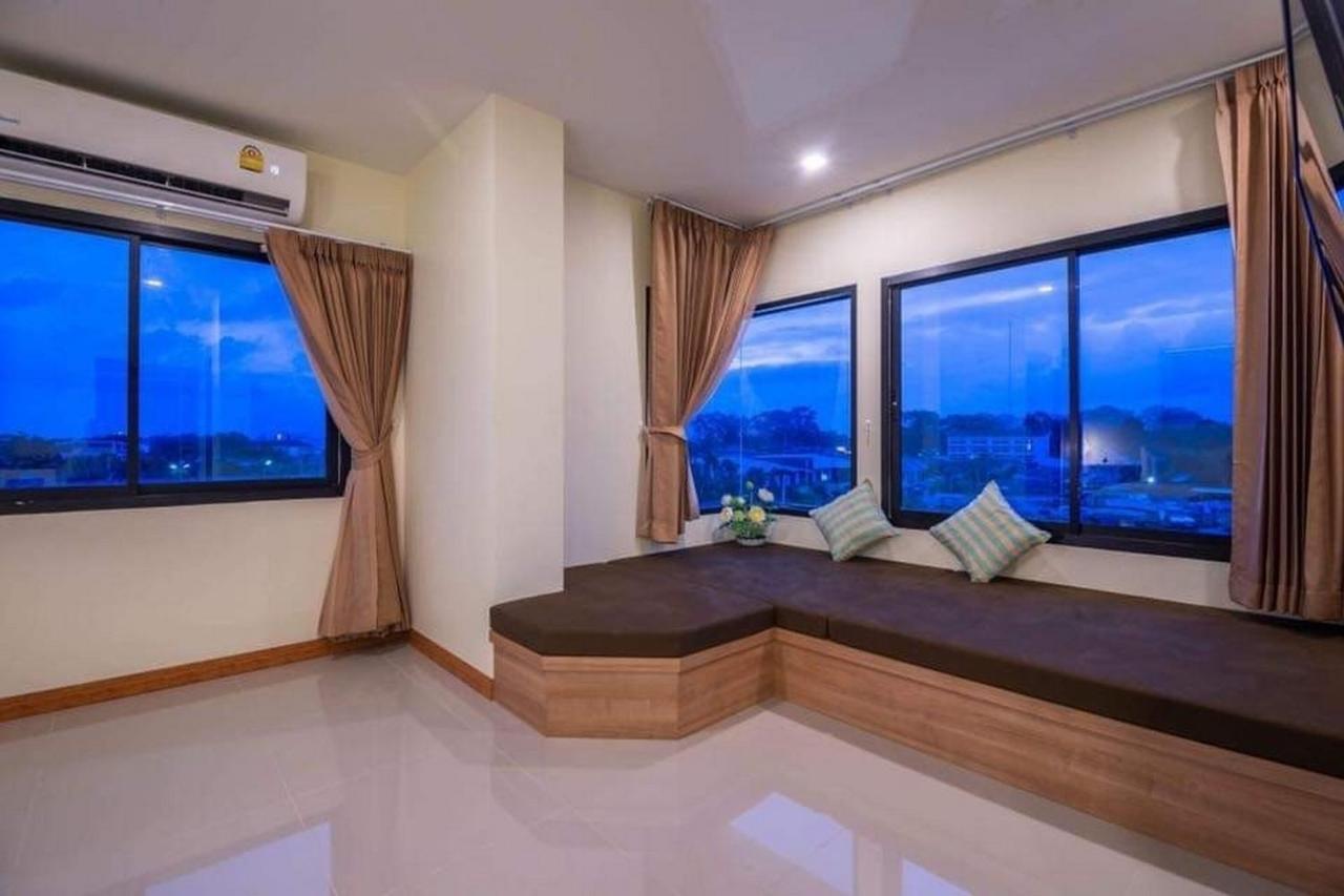 Pura Nakhon Hotel Накхонситхаммарат Экстерьер фото