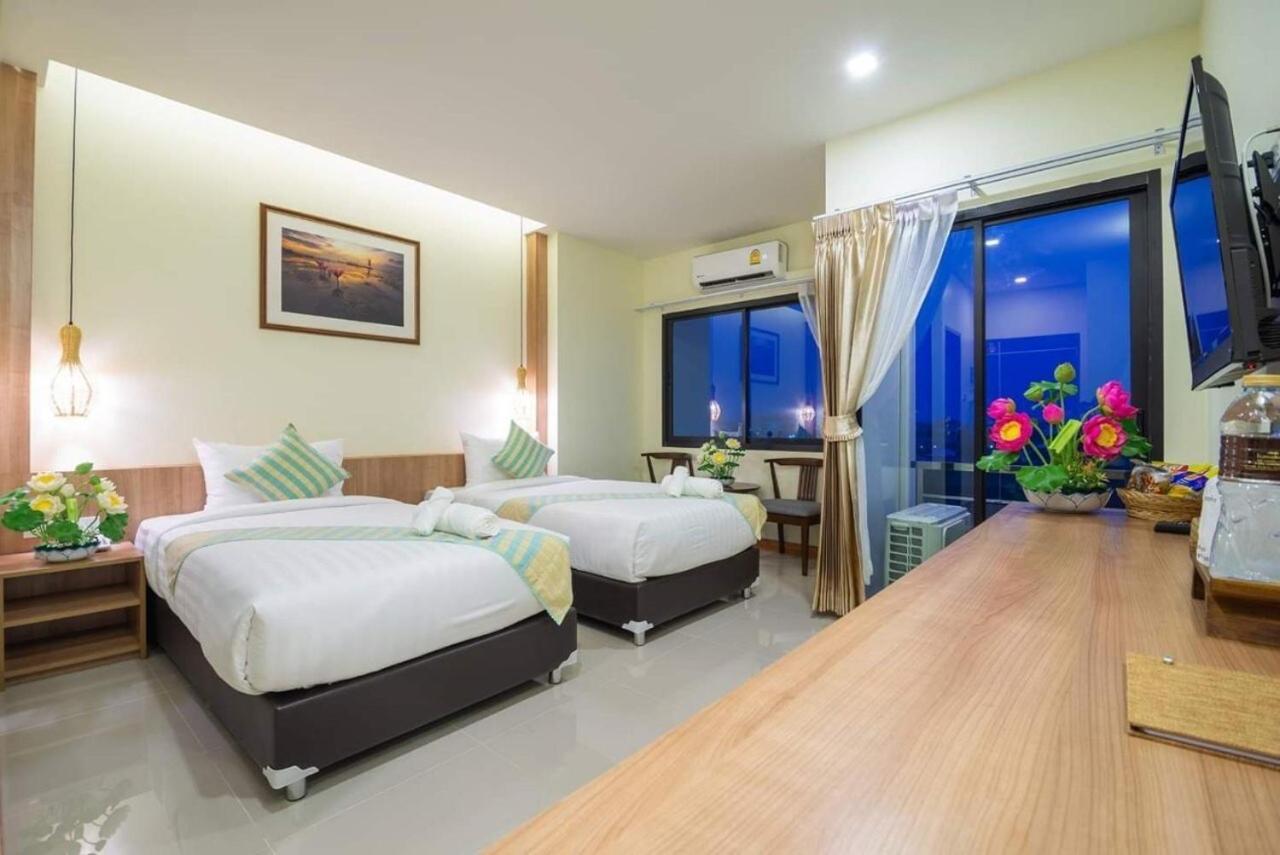 Pura Nakhon Hotel Накхонситхаммарат Экстерьер фото